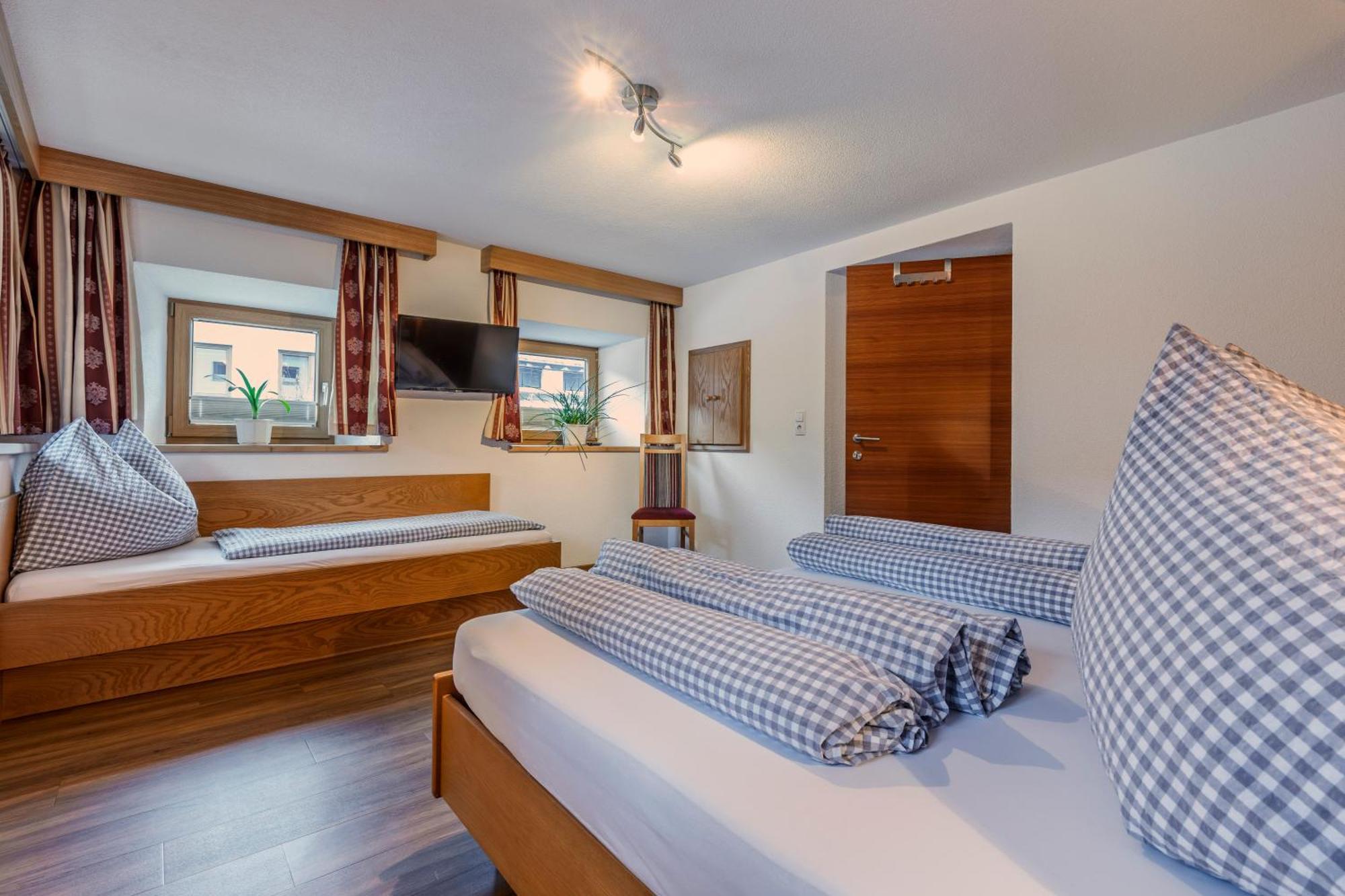 Waldhart Apartment *